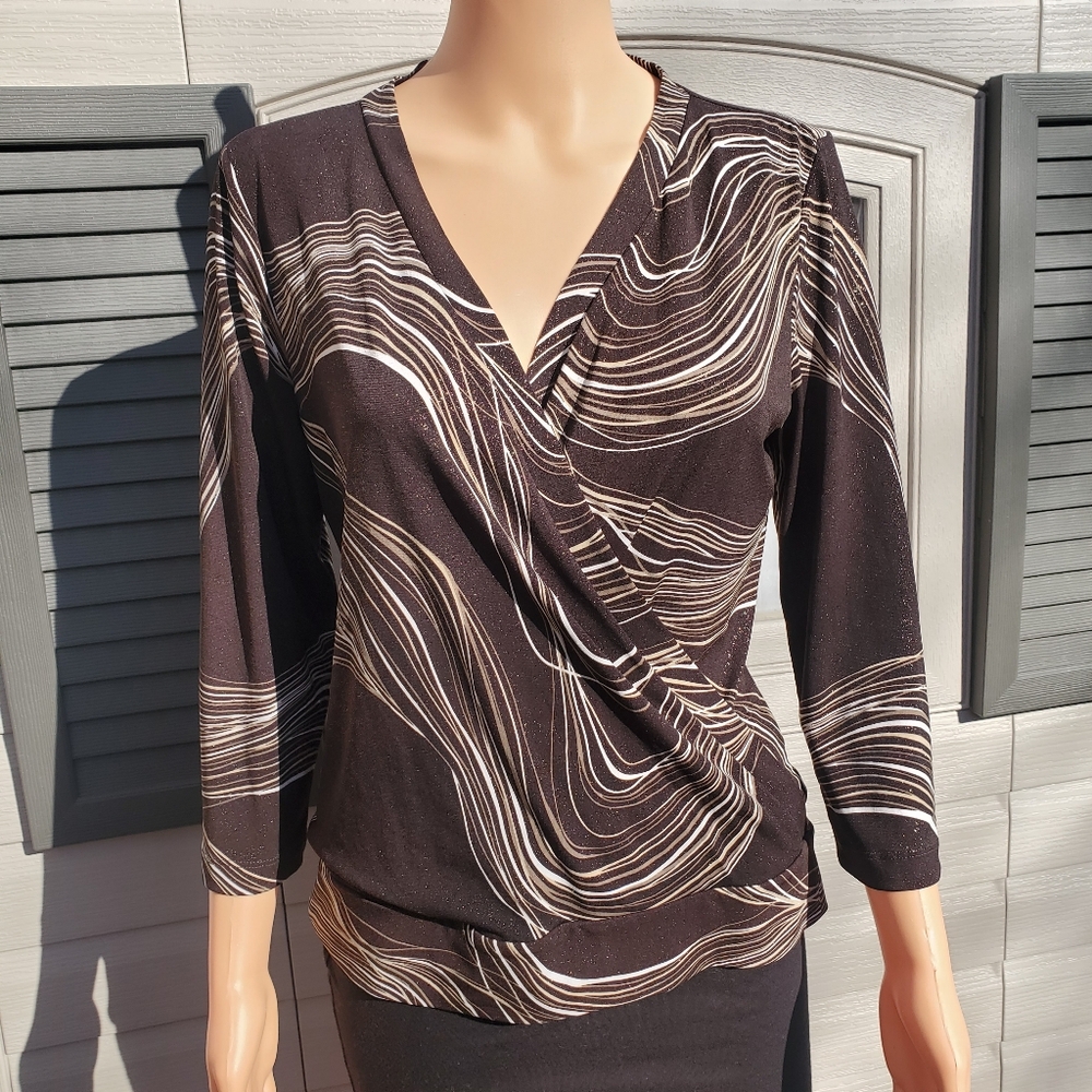 Ellen Tracy woman business casual Sparkley Brown with gold shimmer blouse Size M